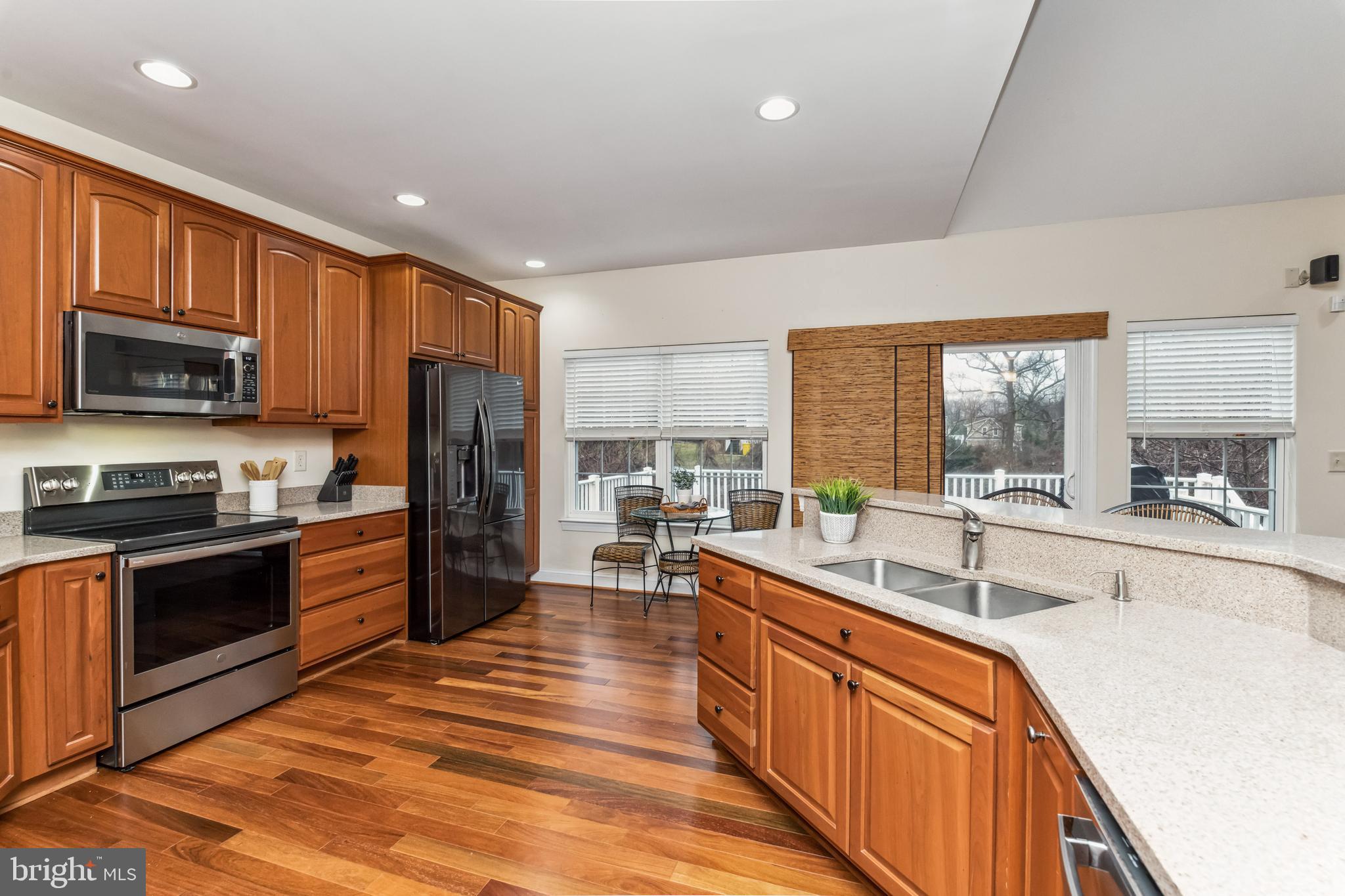 384 Forest Beach Road Annapolis, MD 21409 - Photo 17 of 44 Great workspace in kitchen