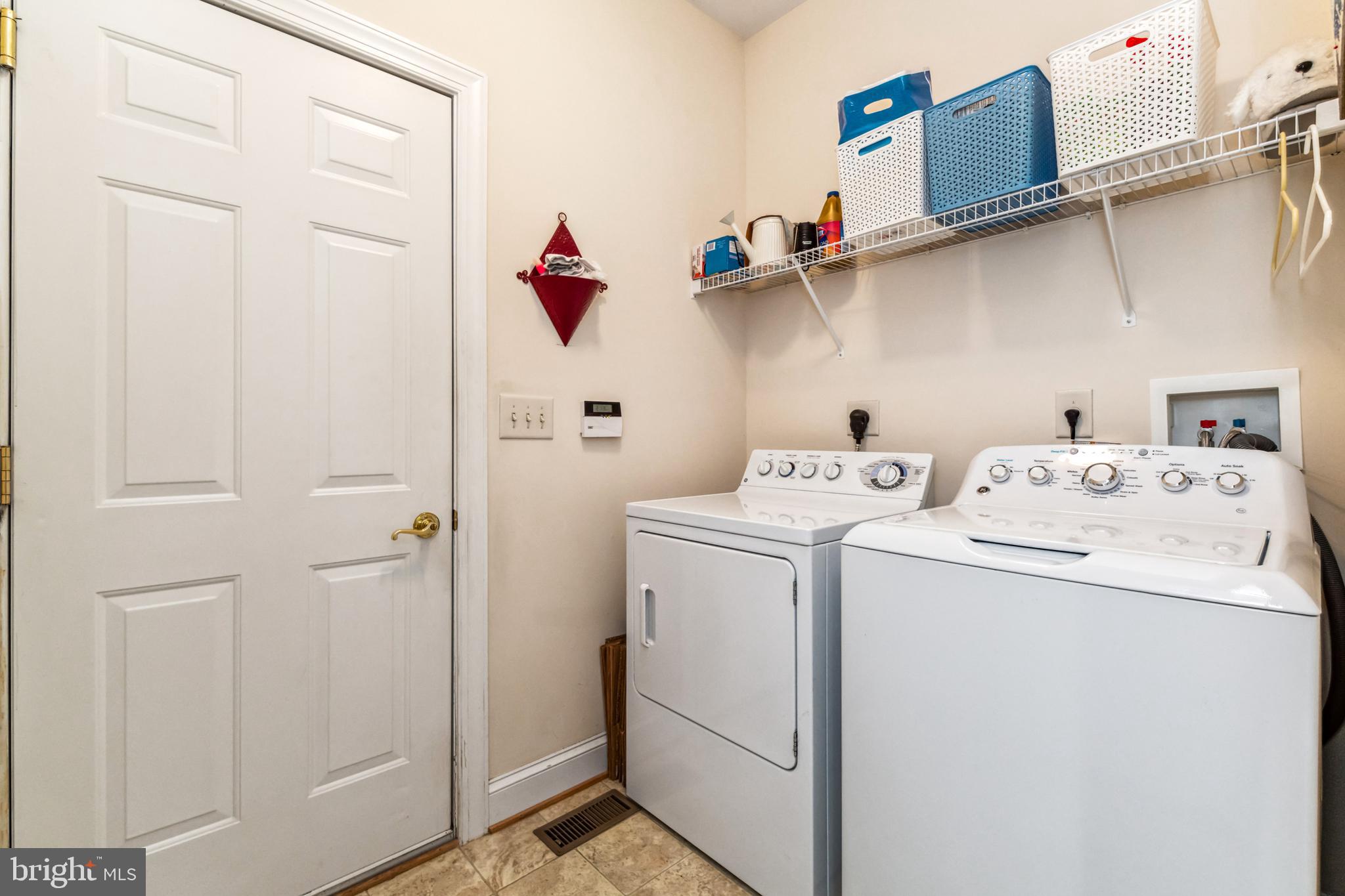 384 Forest Beach Road Annapolis, MD 21409 - Photo 39 of 44 Laundry