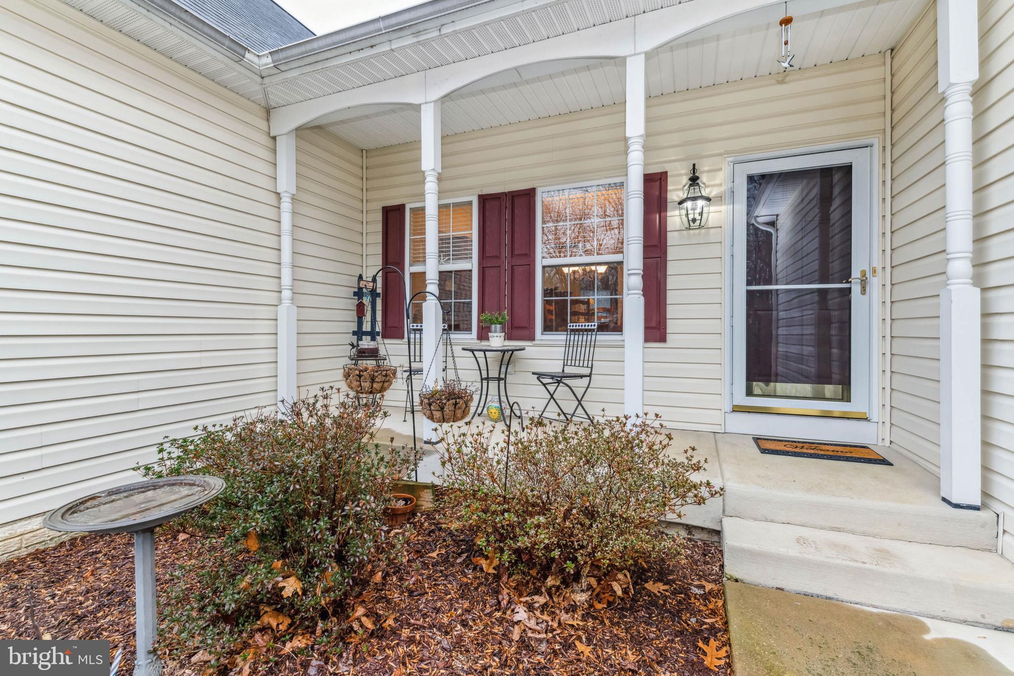 384 Forest Beach Road Annapolis, MD 21409 - Photo 4 of 44 Welcoming Front Porch