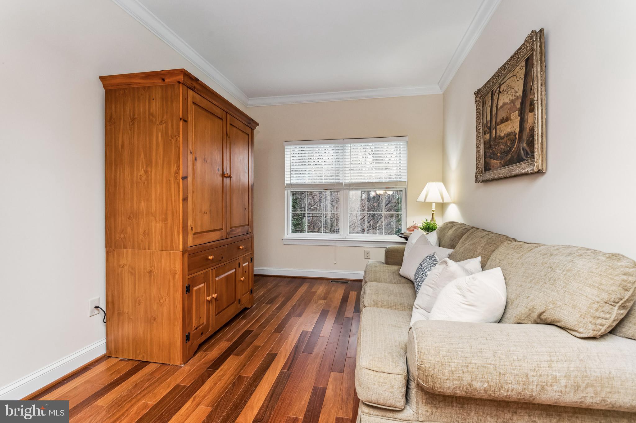 384 Forest Beach Road Annapolis, MD 21409 - Photo 9 of 44 Living area with hardwood floors