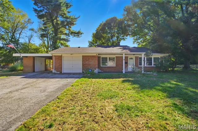 $165,000 | 4 Alhambra Court, Swansea, IL 62226