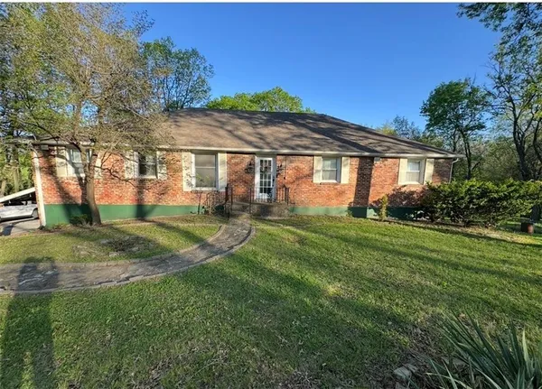 $625,000 | 6261 Northeast Russell Rd., Kansas City, MO 64117