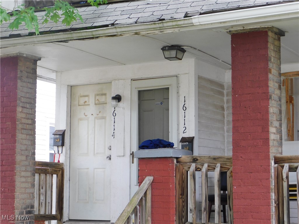 16112 Greyton Road Cleveland, OH 44121 - Photo 2 of 39