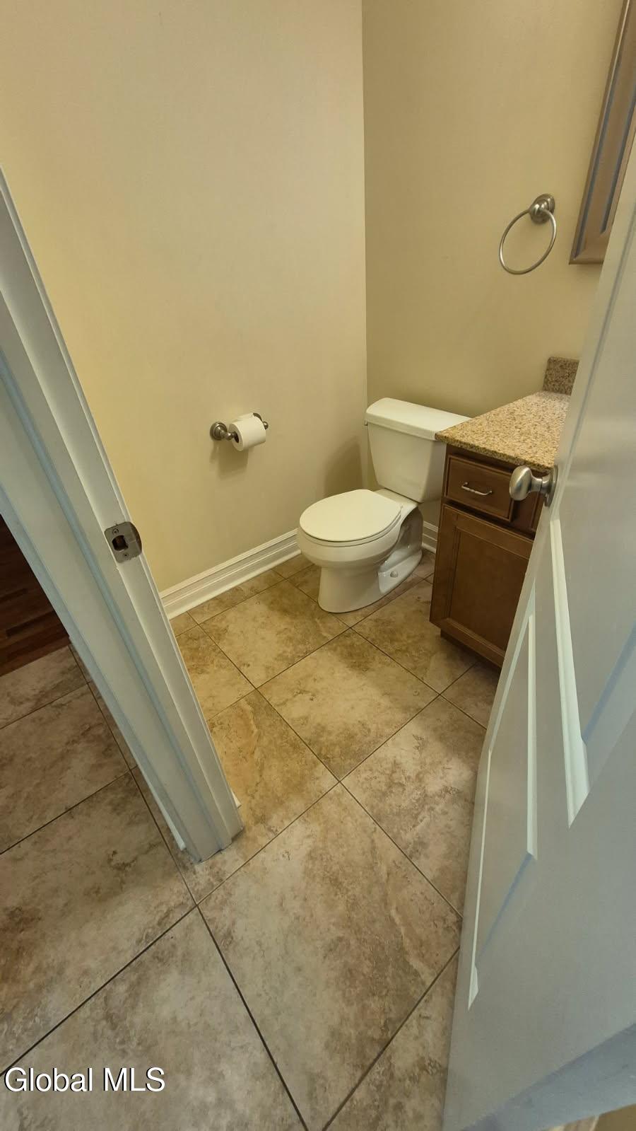 902 Shardon Court Rotterdam, NY 12306 - Photo 11 of 41 IMG_0434