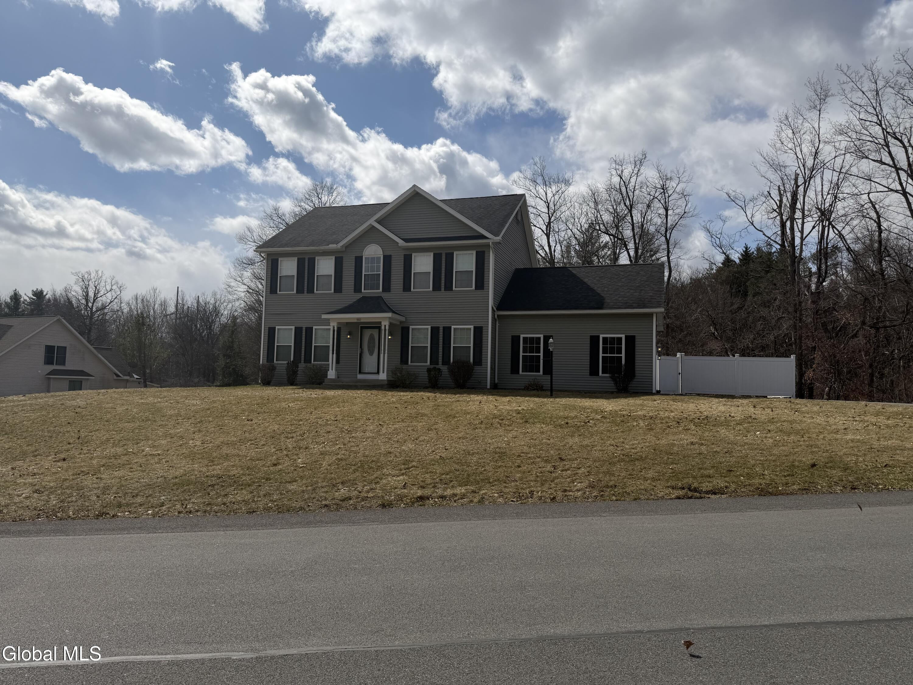 902 Shardon Court Rotterdam, NY 12306 - Photo 2 of 41 IMG_0398