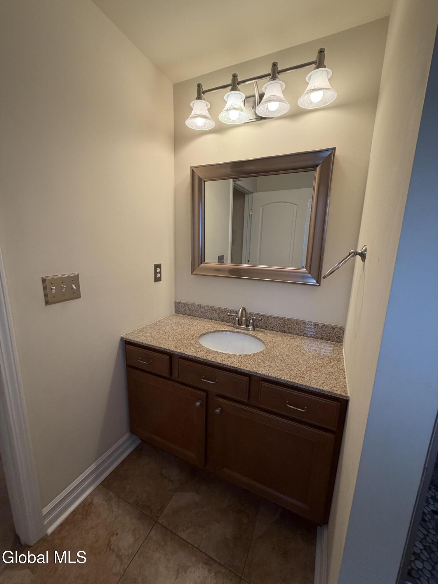 902 Shardon Court Rotterdam, NY 12306 - Photo 21 of 41 IMG_0318