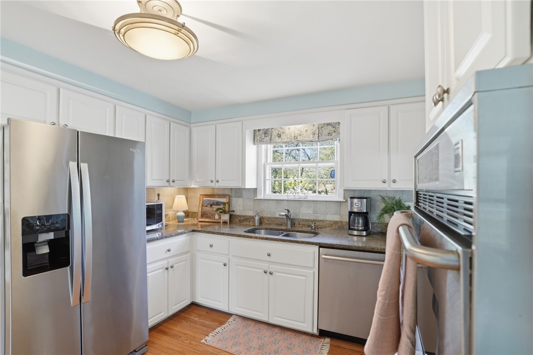 194 New Meadow Road Barrington, RI 02806 - Photo 17 of 41