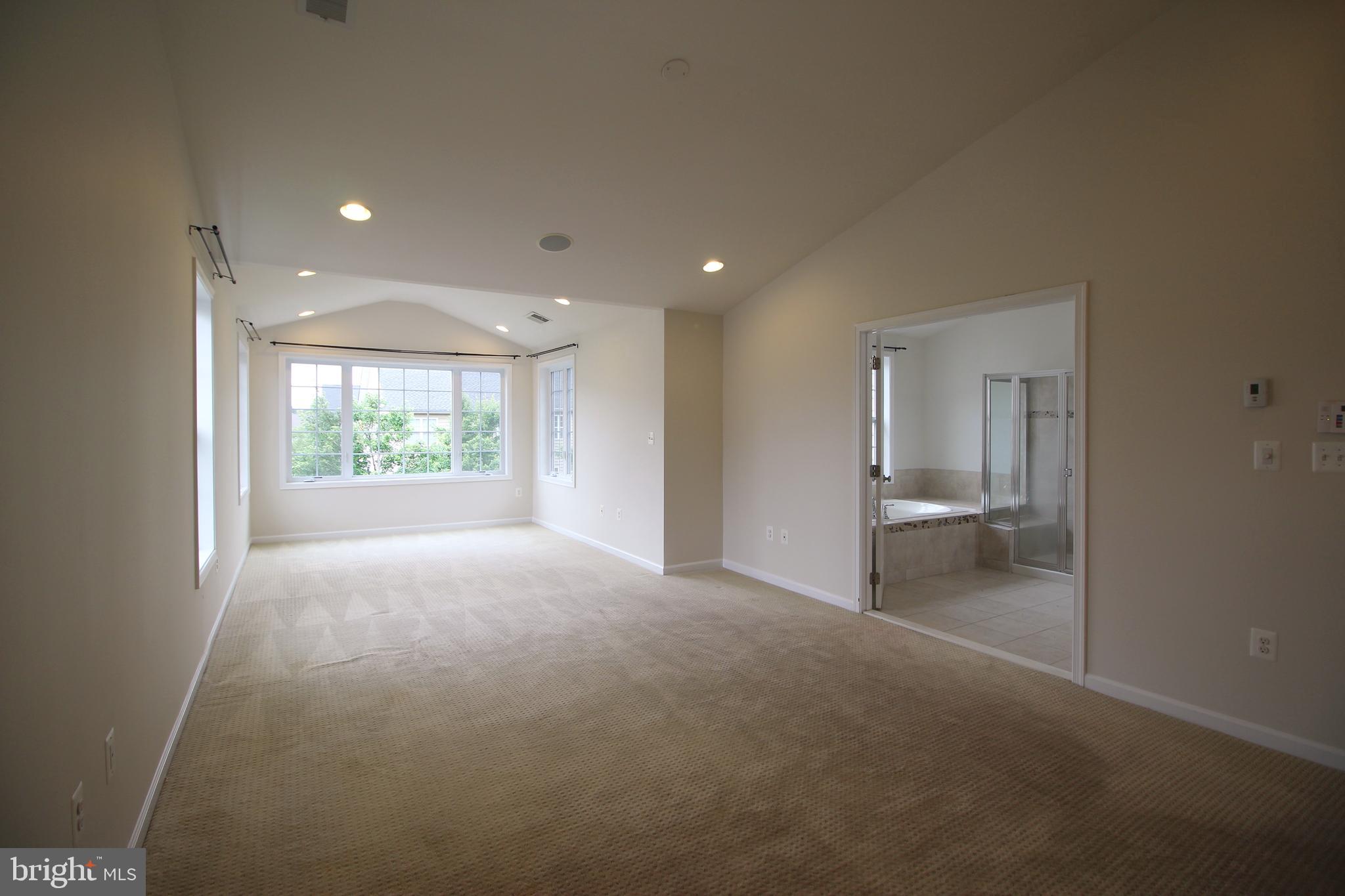 43254 Mitcham Square Ashburn, VA 20148 - Photo 13 of 30