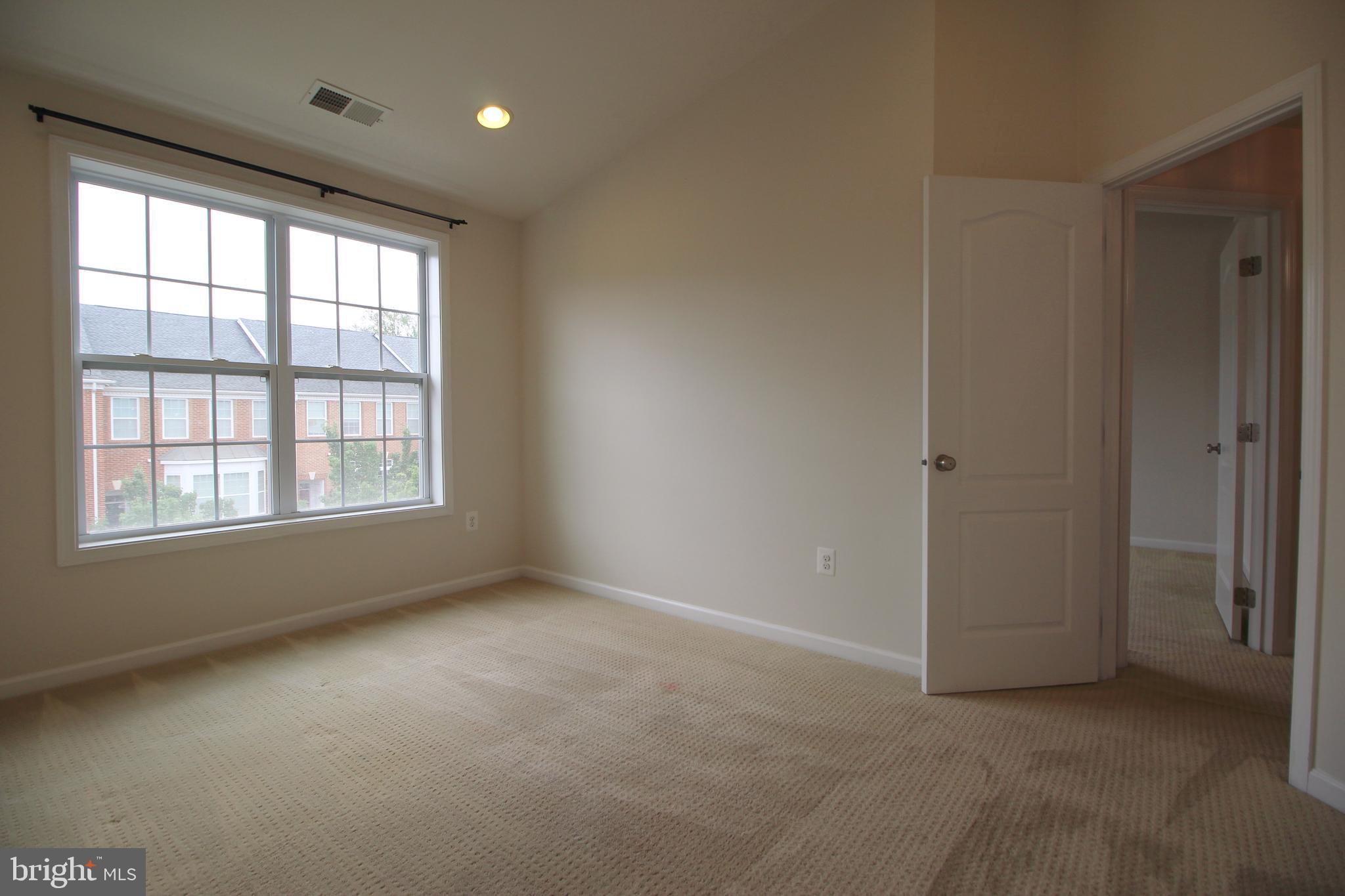 43254 Mitcham Square Ashburn, VA 20148 - Photo 19 of 30