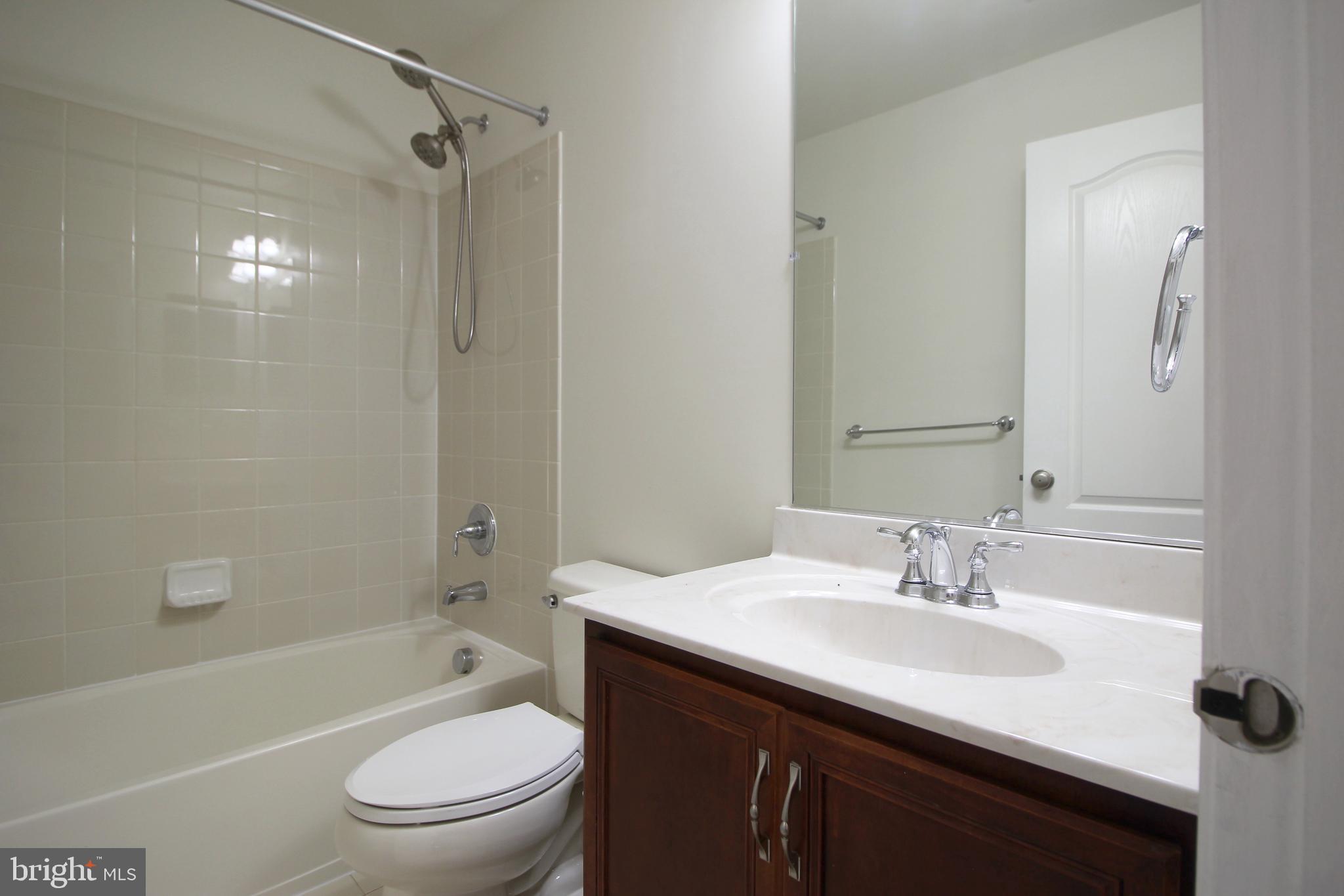 43254 Mitcham Square Ashburn, VA 20148 - Photo 23 of 30
