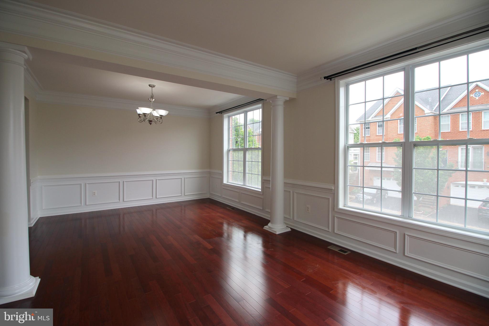 43254 Mitcham Square Ashburn, VA 20148 - Photo 3 of 30