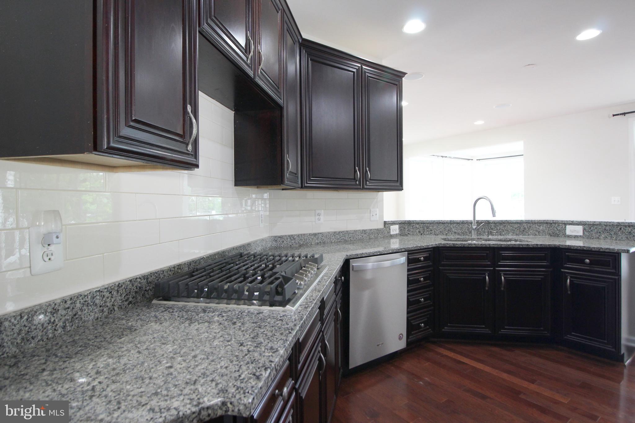 43254 Mitcham Square Ashburn, VA 20148 - Photo 6 of 30