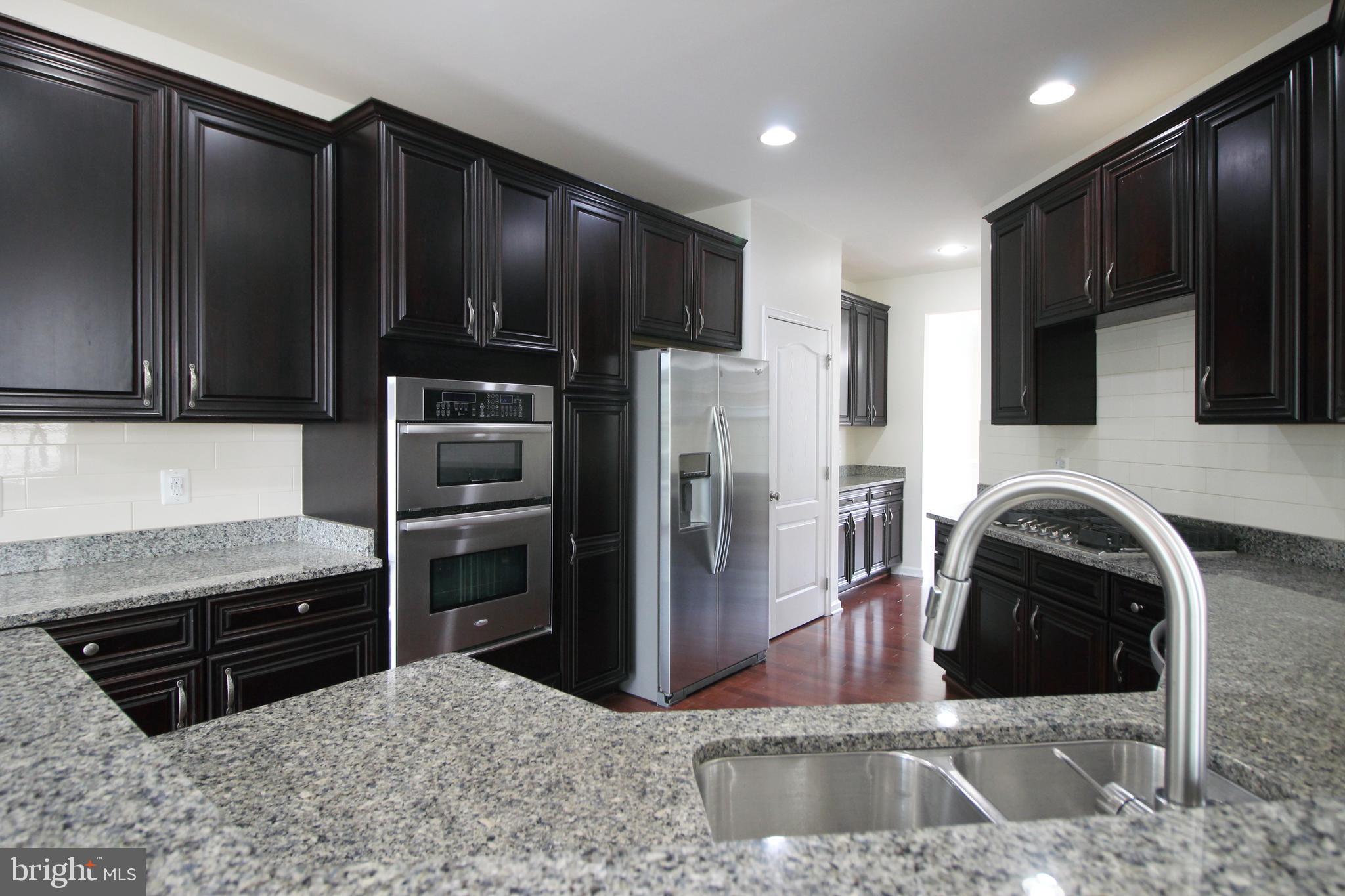 43254 Mitcham Square Ashburn, VA 20148 - Photo 7 of 30