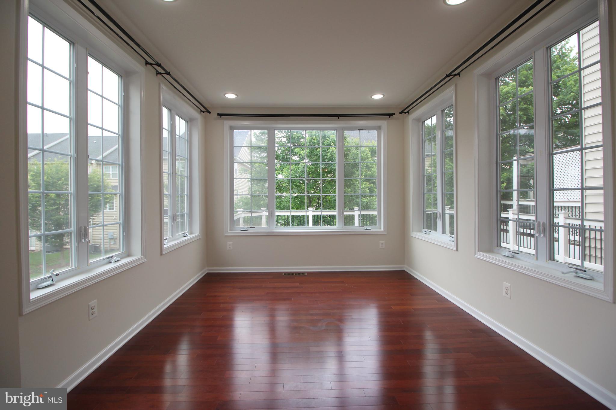 43254 Mitcham Square Ashburn, VA 20148 - Photo 10 of 30