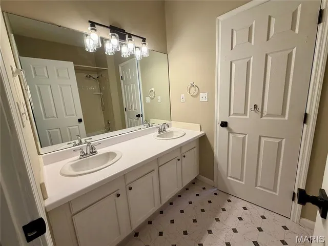 $2,200 | 4139 Shaw Boulevard, St. Louis, MO 63110