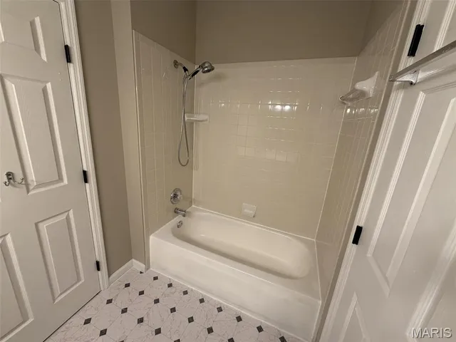 $2,200 | 4139 Shaw Boulevard, St. Louis, MO 63110