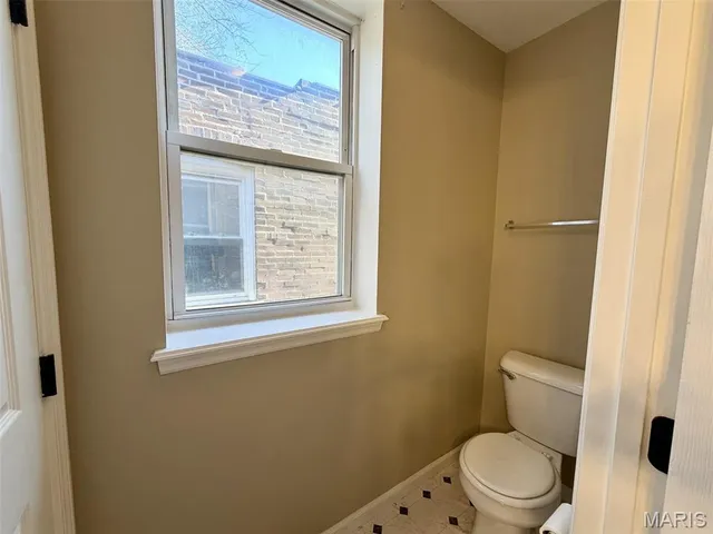 $2,200 | 4139 Shaw Boulevard, St. Louis, MO 63110