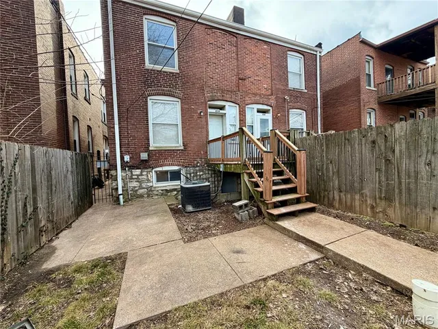 $2,200 | 4139 Shaw Boulevard, St. Louis, MO 63110