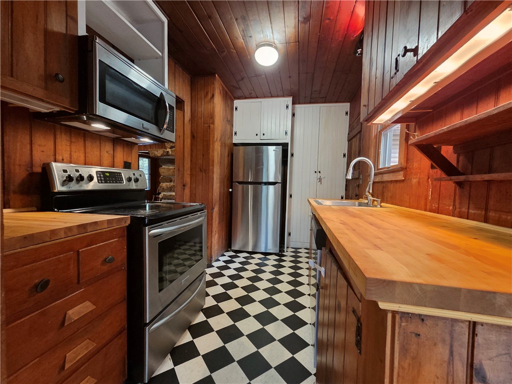150 Plum Point Road North Kingstown, RI 02874 - Photo 15 of 49