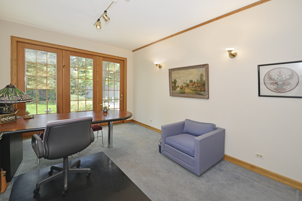 349 Sheridan Road Winnetka, IL 60093 - Photo 62 of 65 a living room with furniture and a window