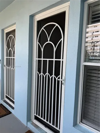 $2,000 | 315 Van Buren Street, Unit 107B, Hollywood, FL 33019