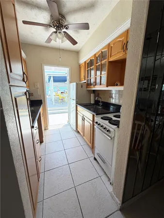 $1,800 | 315 Van Buren Street, Unit 107B, Hollywood, FL 33019
