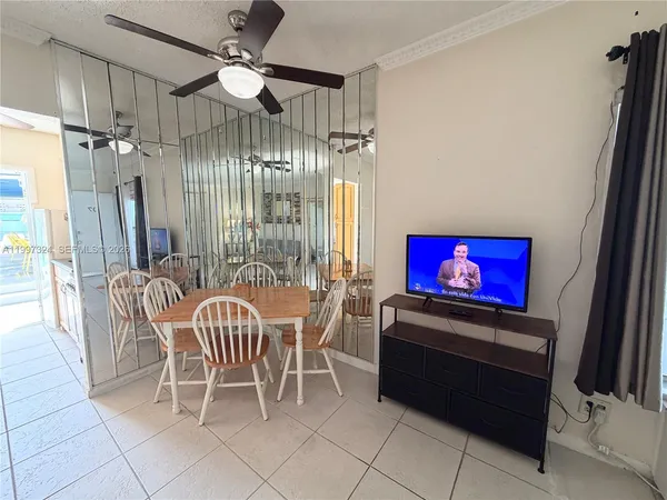 $1,800 | 315 Van Buren Street, Unit 107B, Hollywood, FL 33019