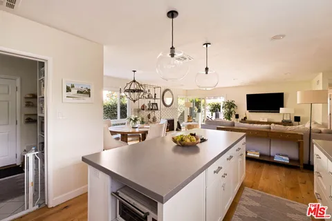 $1,450,000 | 6265 Van Noord Avenue, Van Nuys, CA 91401