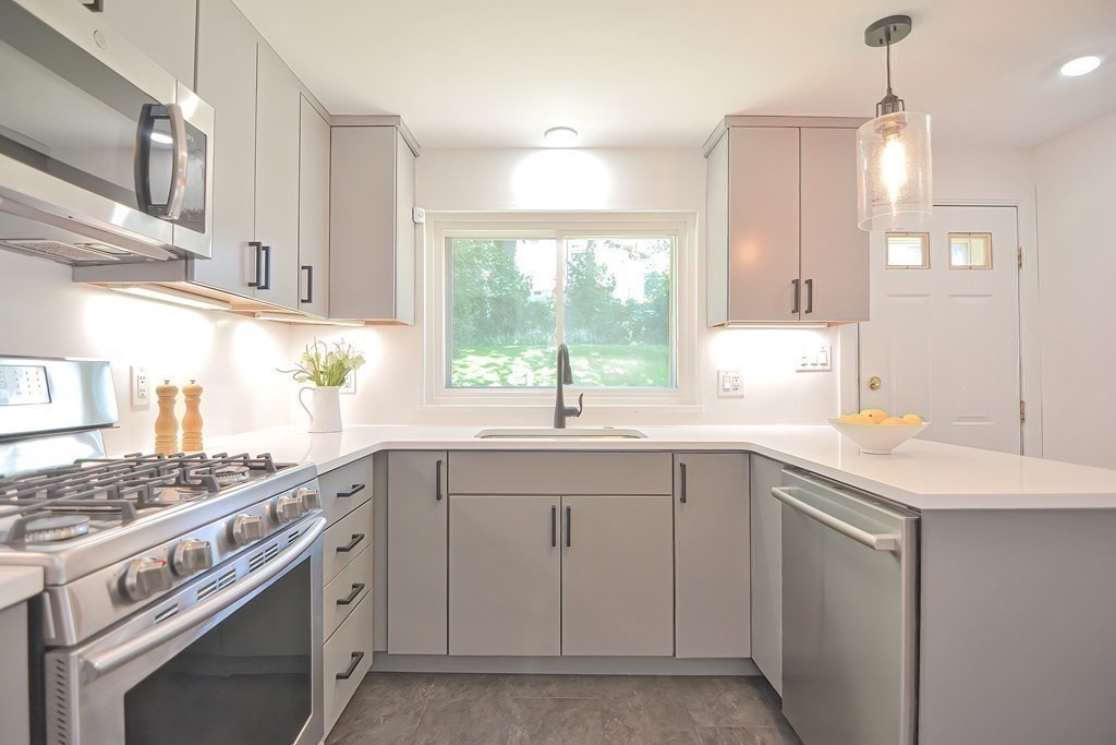 23 Glencliff Road Boston, MA 02131 - Photo 4 of 35 Gallery Image 4