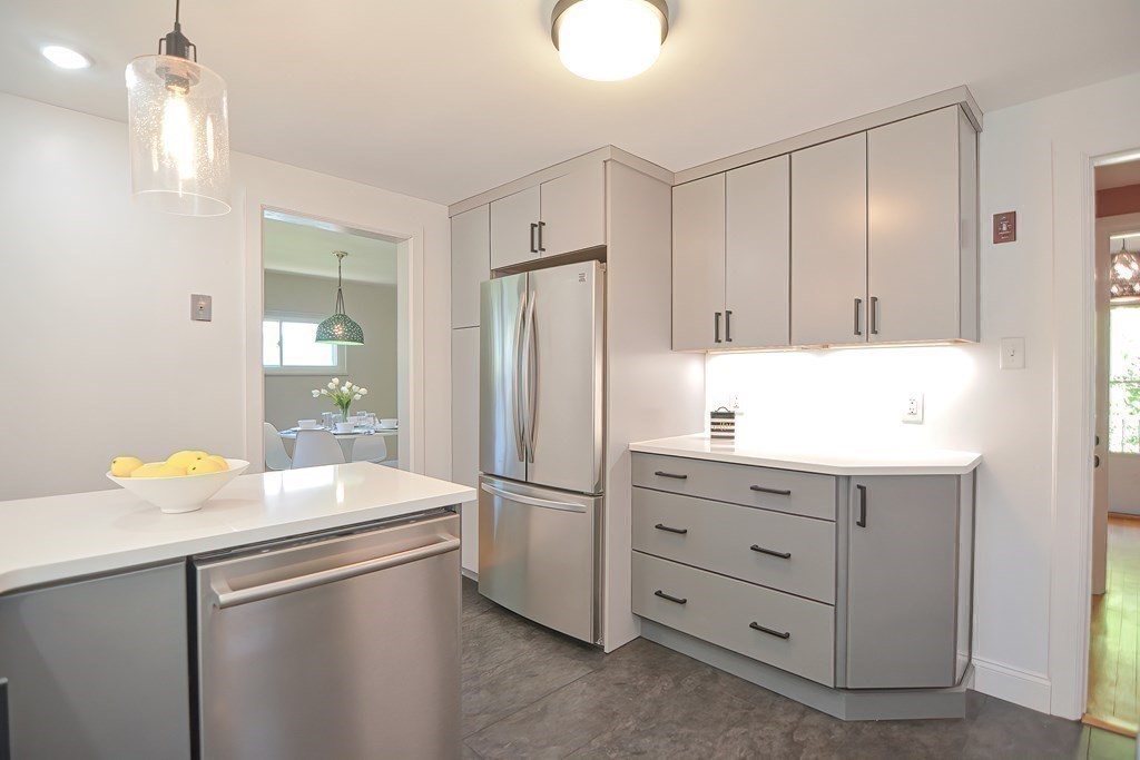 23 Glencliff Road Boston, MA 02131 - Photo 8 of 35 Gallery Image 8
