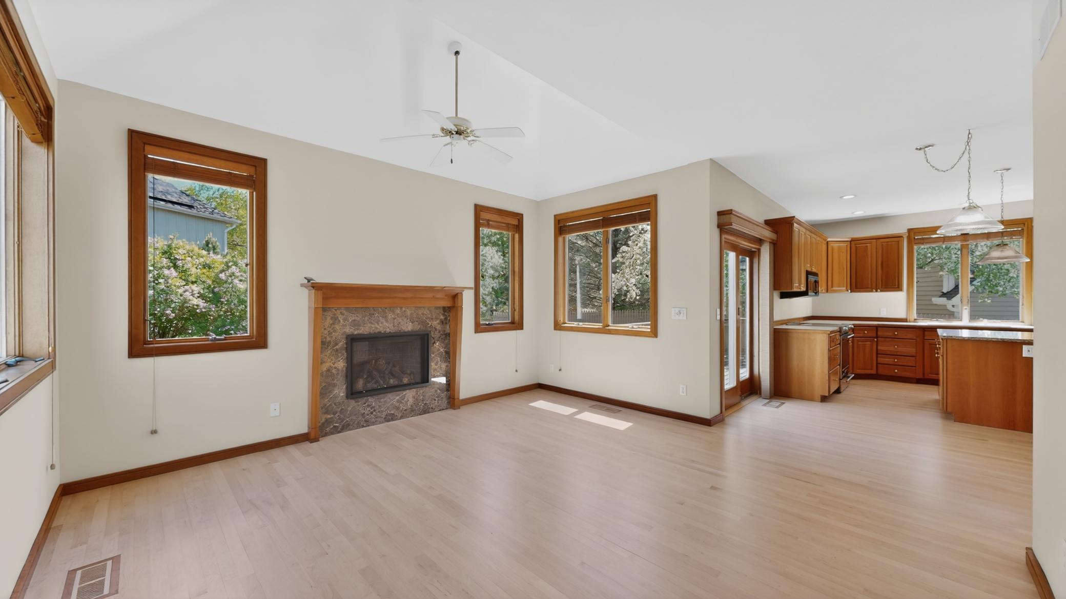 1052 Foxcroft Circle Southwest Rochester, MN 55902 - Photo 20 of 63