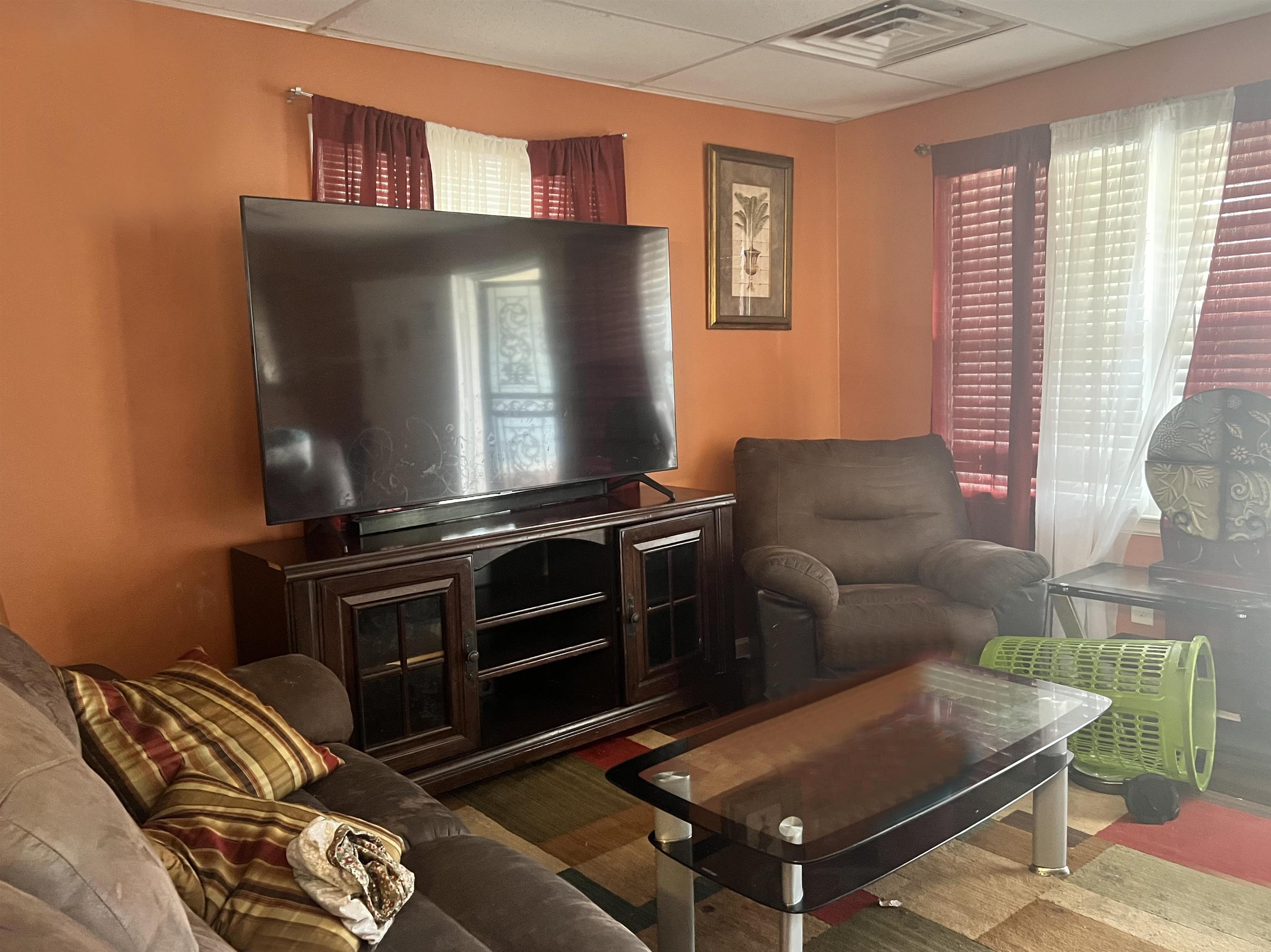 1303 Weiner Road Memphis, TN 38108 - Photo 3 of 6 Gallery Image 3