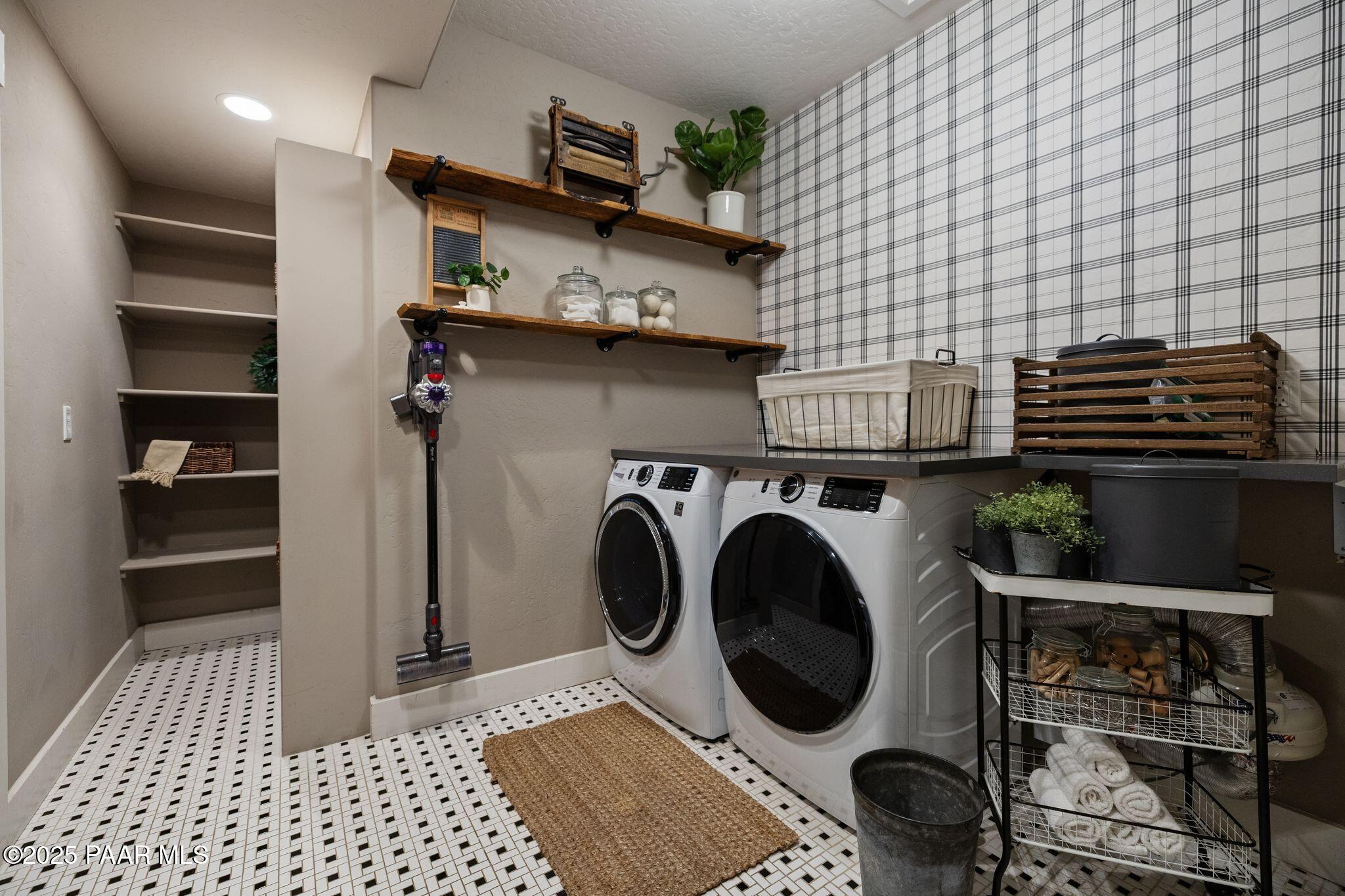 1629 Coyote Road Prescott, AZ 86303 - Photo 28 of 58 044-Laundry