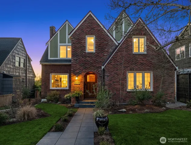 $3,195,000 | 4117 43rd Avenue Northeast, Seattle, WA 98105