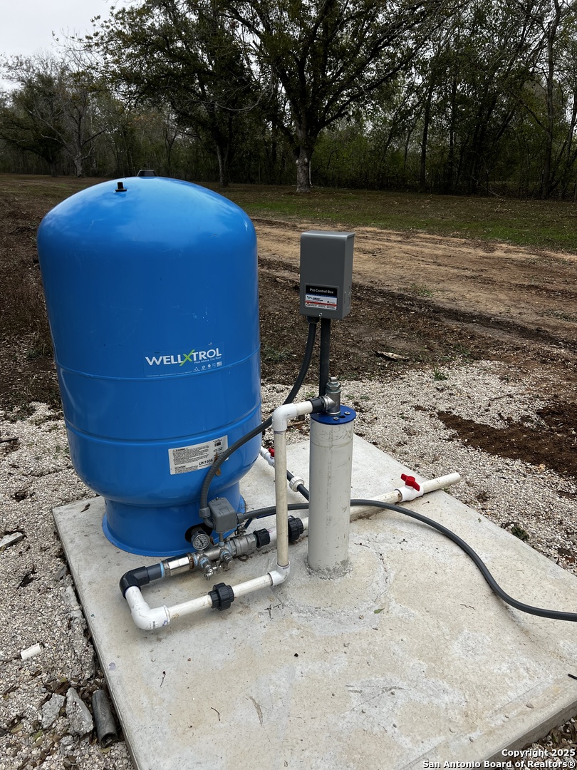 304 County Road 6611, Unit 1 Devine, TX 78016 - Photo 6 of 11