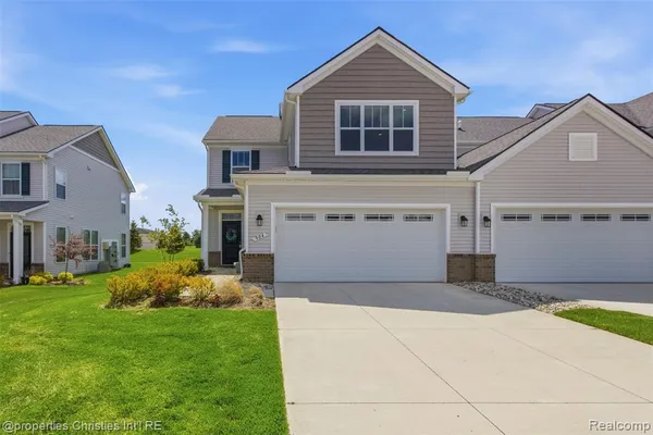 $389,900 | 904 Salt Springs Drive, Saline, MI 48176