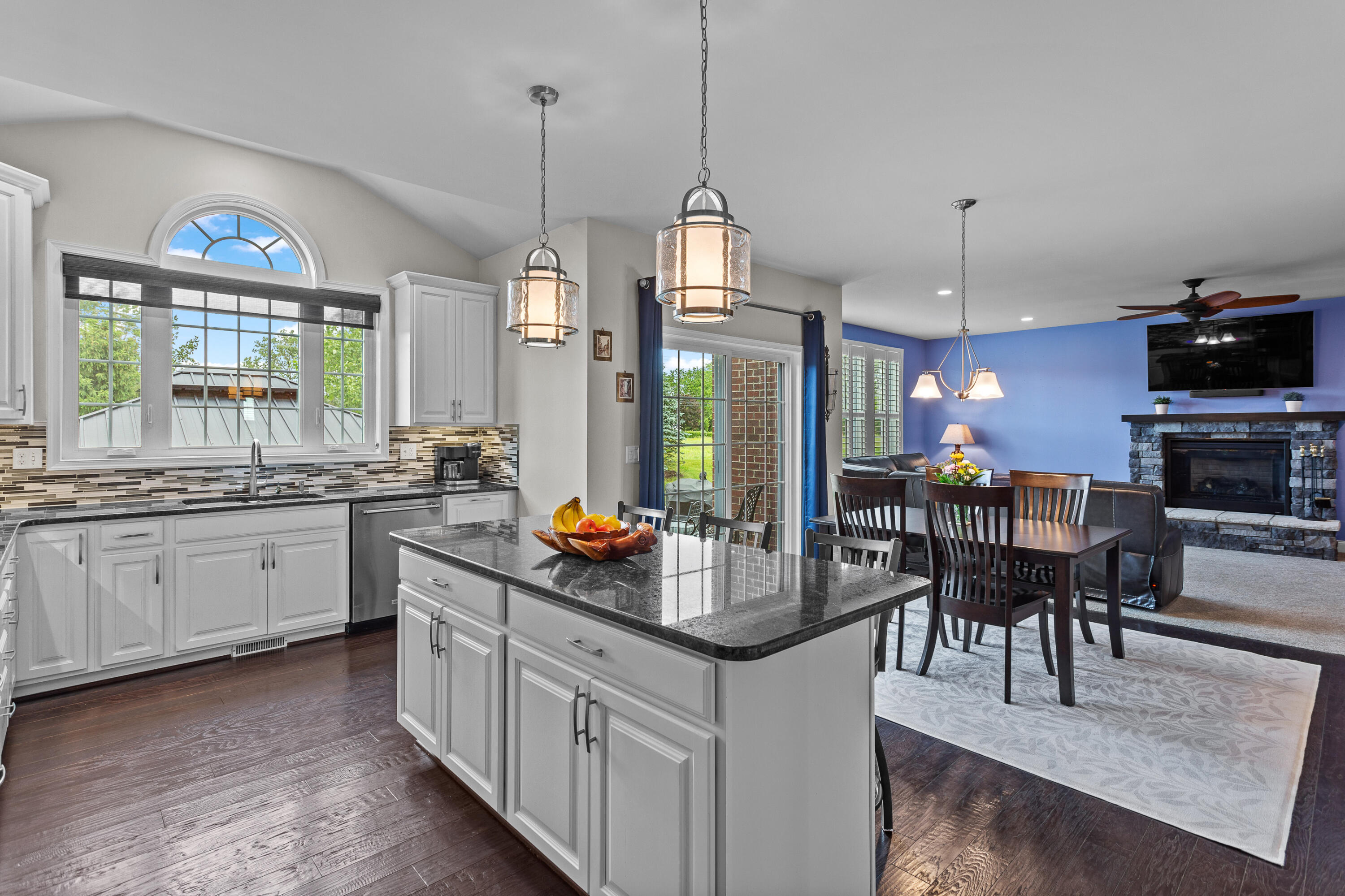 51284 Scarborough Road Canton, MI 48188 - Photo 18 of 45 IMG_2273