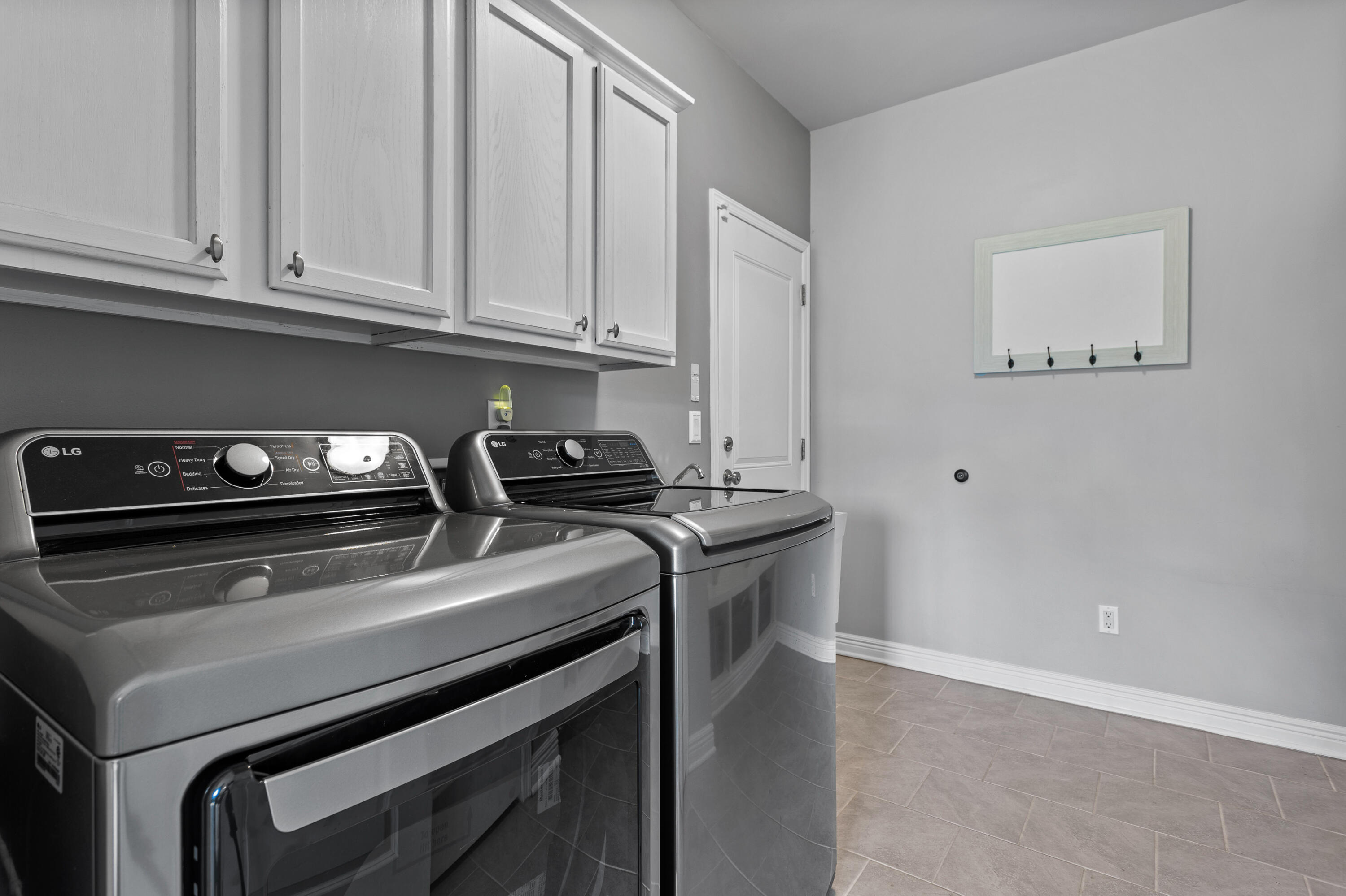 51284 Scarborough Road Canton, MI 48188 - Photo 24 of 45 IMG_2291