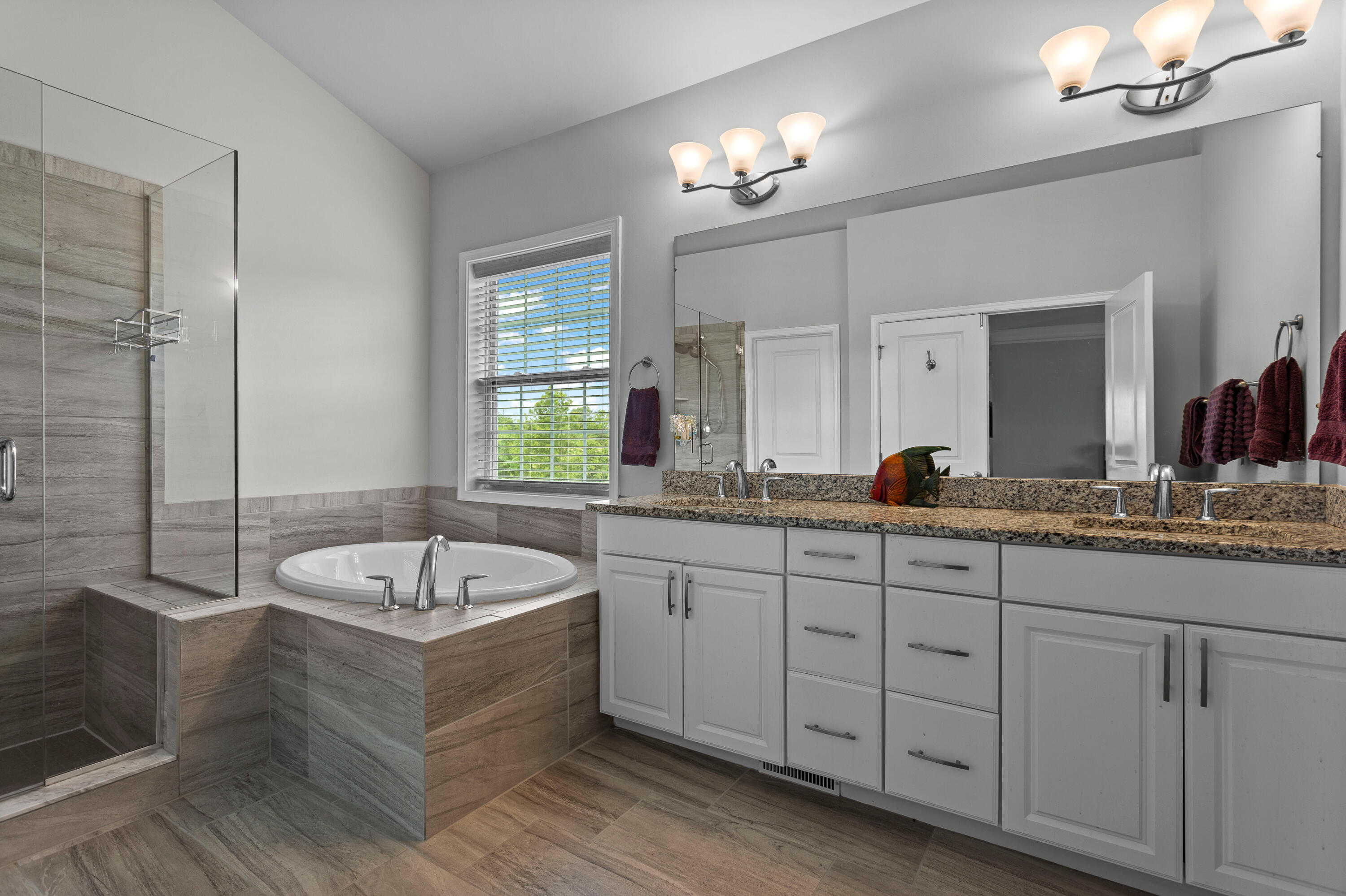 51284 Scarborough Road Canton, MI 48188 - Photo 31 of 45 IMG_2345