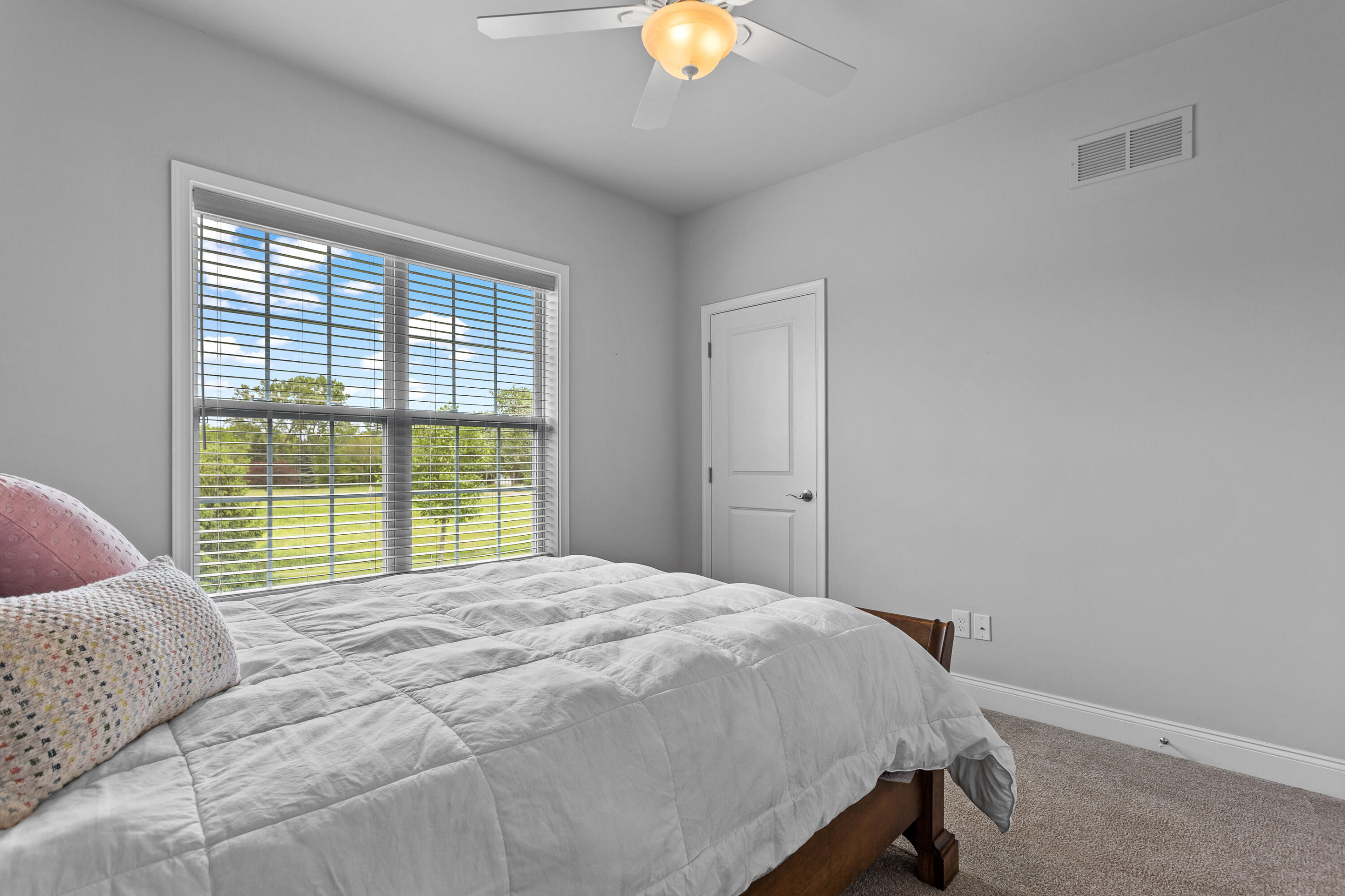 51284 Scarborough Road Canton, MI 48188 - Photo 38 of 45 IMG_2321