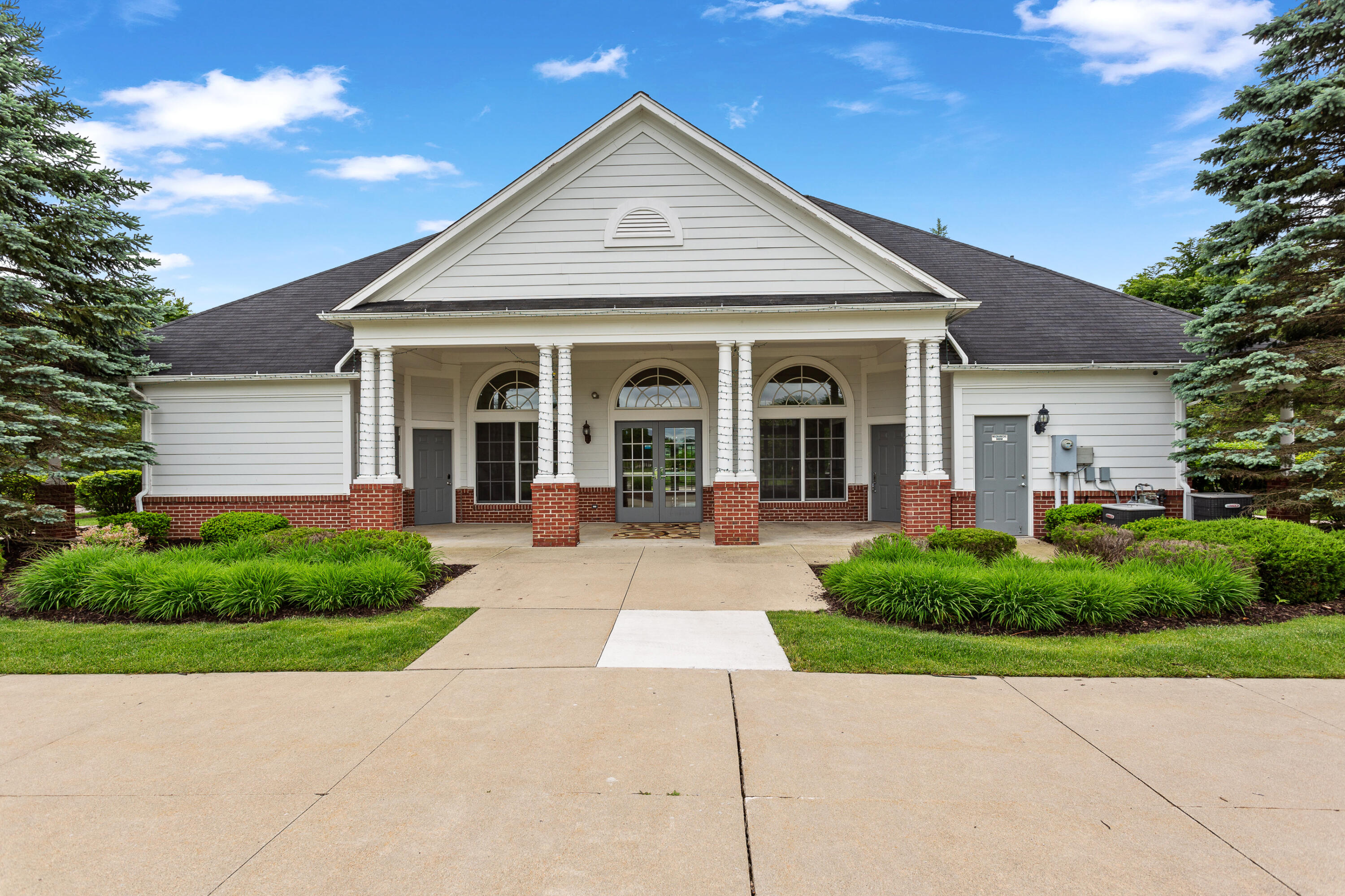 51284 Scarborough Road Canton, MI 48188 - Photo 42 of 45 IMG_2383