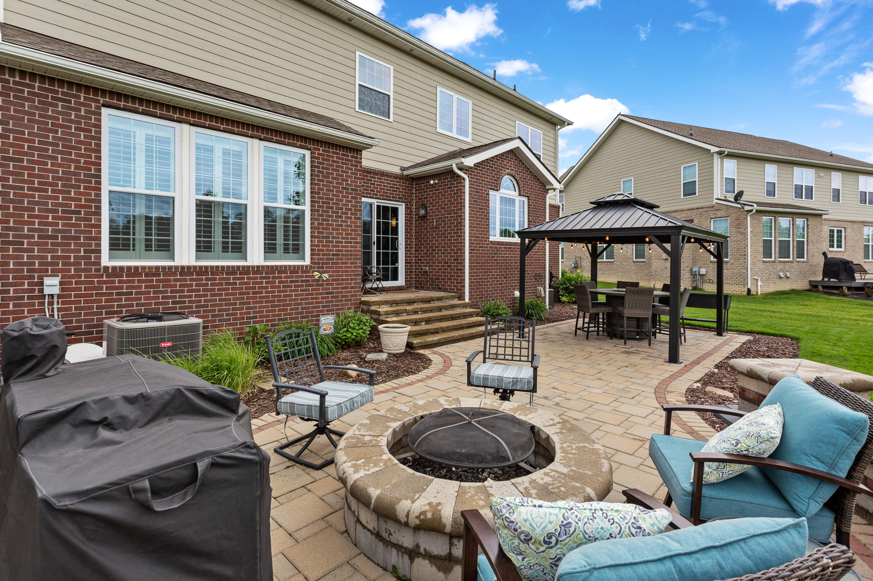 51284 Scarborough Road Canton, MI 48188 - Photo 5 of 45 IMG_2374