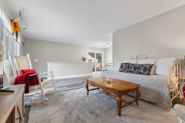 $160,000 | 4812 Grenwich Way North, Oakdale, MN 55128