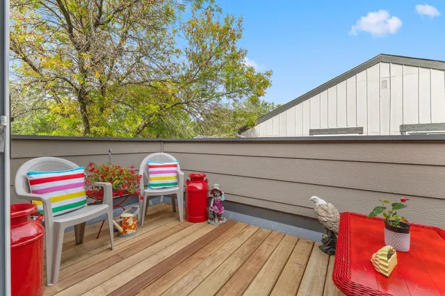 $160,000 | 4812 Grenwich Way North, Oakdale, MN 55128