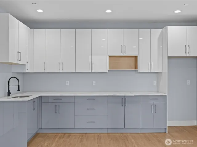 $1,400,000 | 5708 South 142nd Street, Tukwila, WA 98168