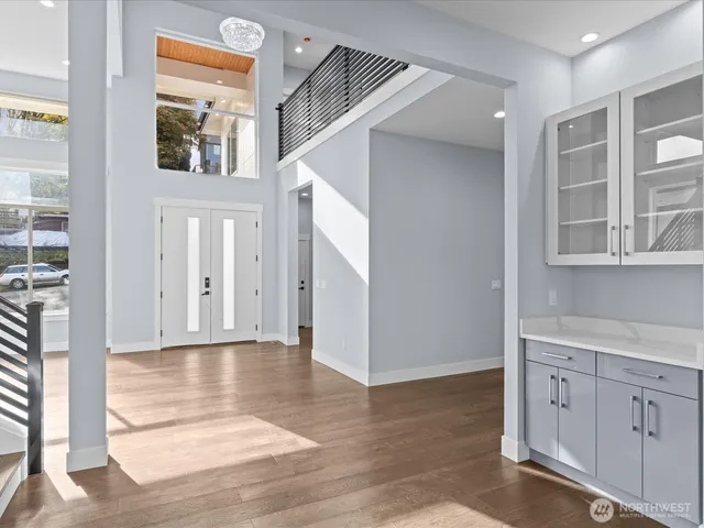 $1,400,000 | 5708 South 142nd Street, Tukwila, WA 98168