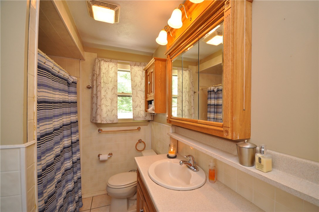 42 Mockingbird Drive Exeter, RI 02822 - Photo 5 of 16 Gallery Image 5