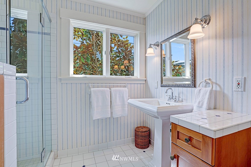 2030 North 78th Street Seattle, WA 98103 - Photo 20 of 28 Gallery Image 20
