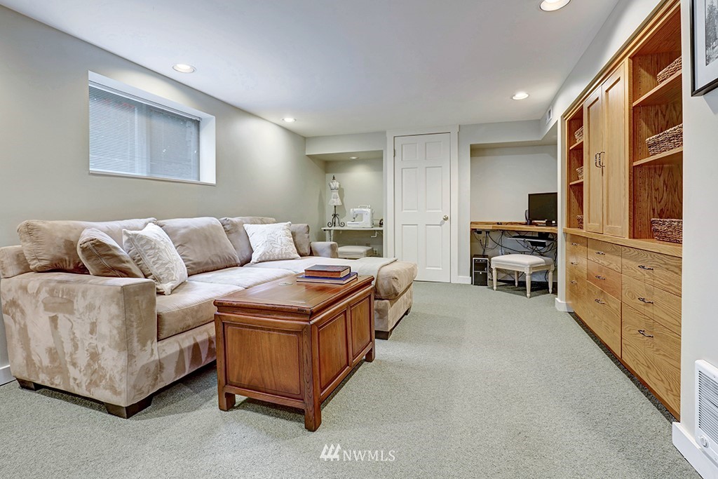 2030 North 78th Street Seattle, WA 98103 - Photo 24 of 28 Gallery Image 24