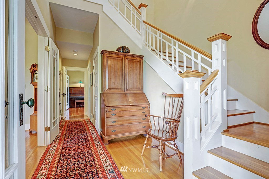 2030 North 78th Street Seattle, WA 98103 - Photo 4 of 28 Gallery Image 4